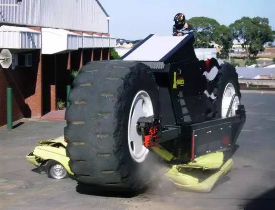 太震撼！世界上最大、最快摩托車，牛X到無法想象